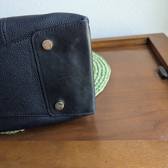 Michael Kors Black Satchel Lg with Gold hardware - Picture 4 of 9